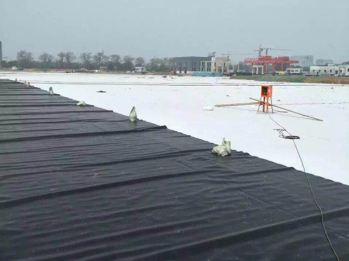 復(fù)合土工膜工程施工